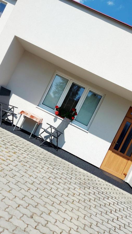Apartman Jaruska Tyn nad Vltavou Exterior photo